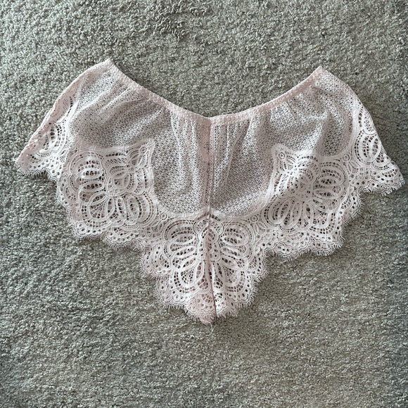 Victoria’s Secret Lace Shorts - Picture 1 of 2